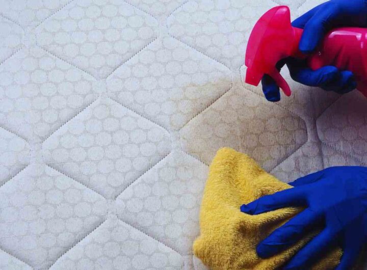 come eliminare le macchie dal materasso