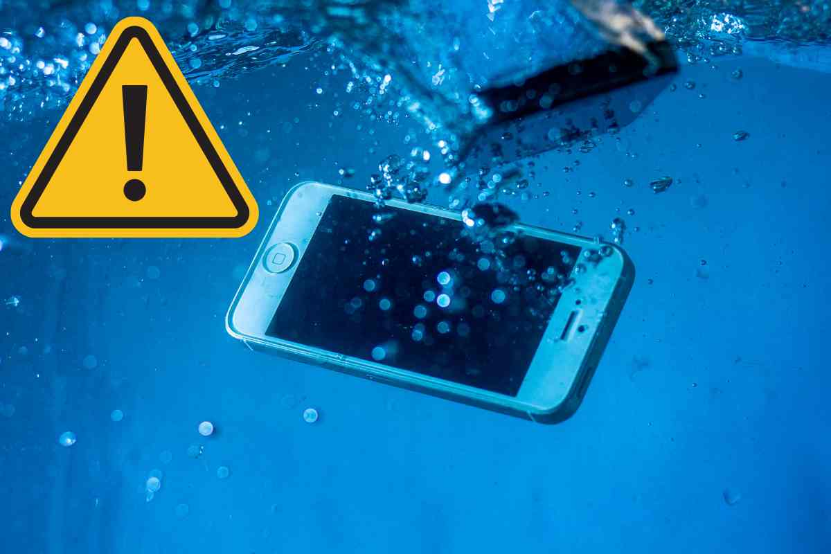 smartphone cosa fare se cade acqua