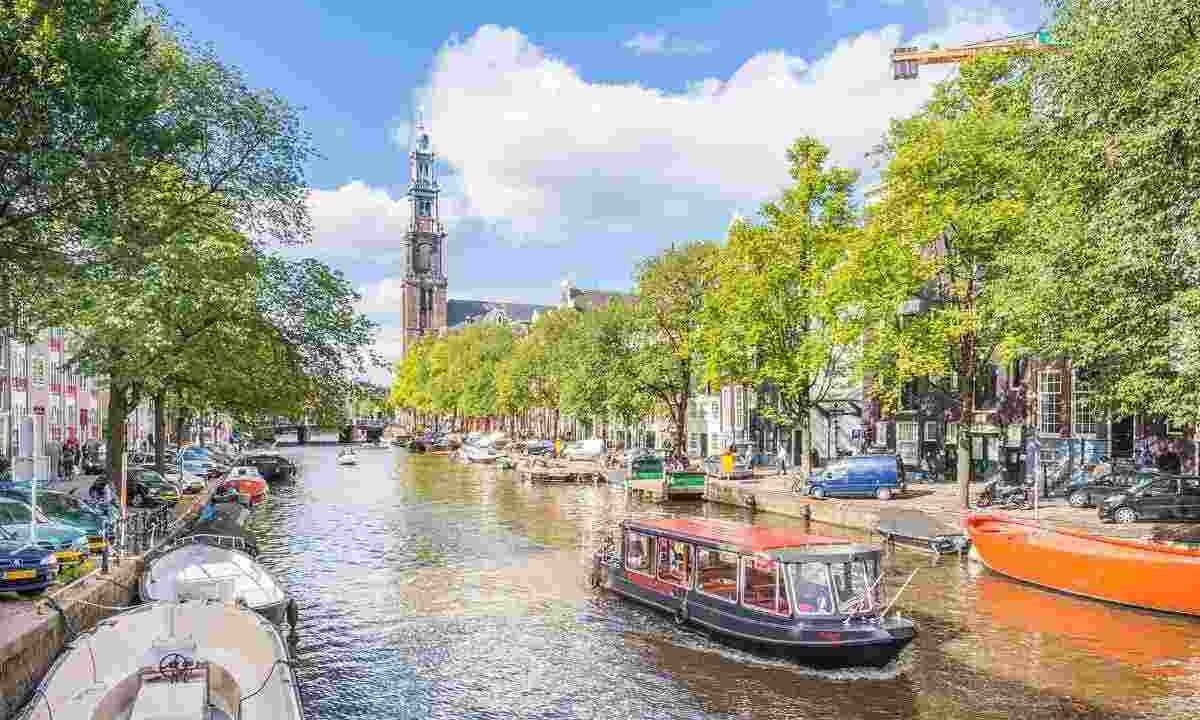 I 10 boat tour più belli: una crociera con tutti i comfort per guardare le città , tutti i dettagli