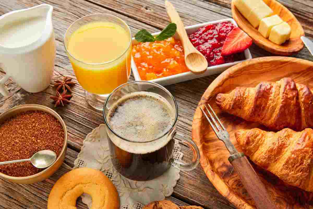 Se vuoi davvero dimagrire in tempo per la spiaggia fai colazione a quest'ora
