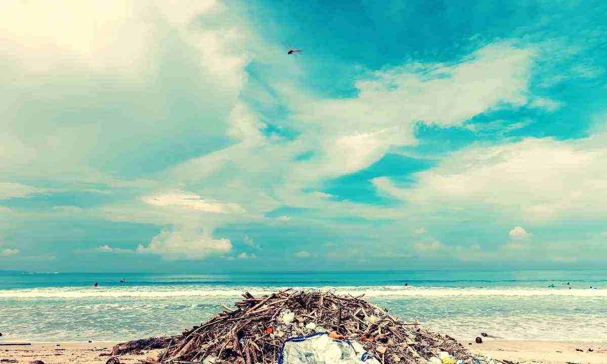 Attenzione a queste spiagge famosissime, rischi gravi infezioni se fai il bagno qui