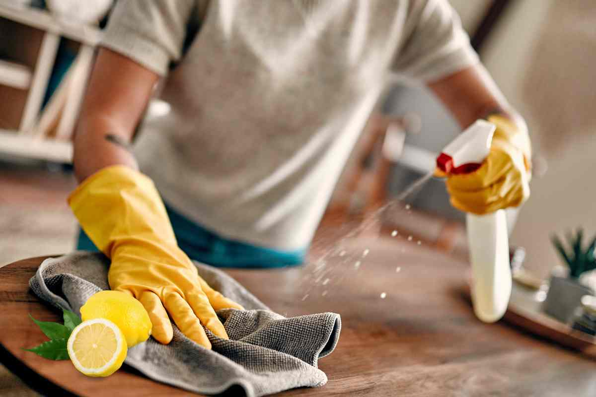 Pulizie di casa, l’ingrediente naturale che elimina calcare e batteri, tutti i dettagli