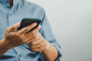 Allarme smartphone, questi modelli sono i più pericolosi per la salute, tutti i dettagli