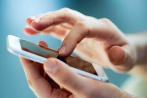 Se senti questo "rumorino" dal tuo smartphone devi preoccuparti, ecco di che si tratta