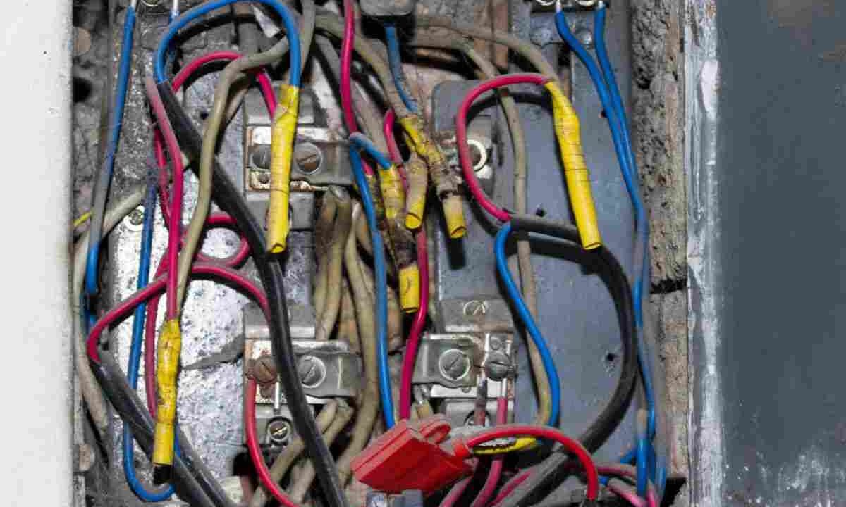 Cavi elettrici: perché hanno colori diversi?