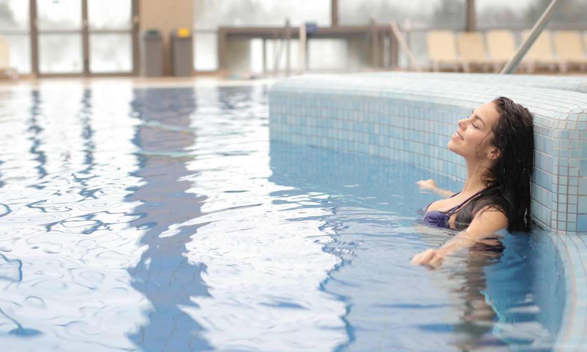 Donna piscina
