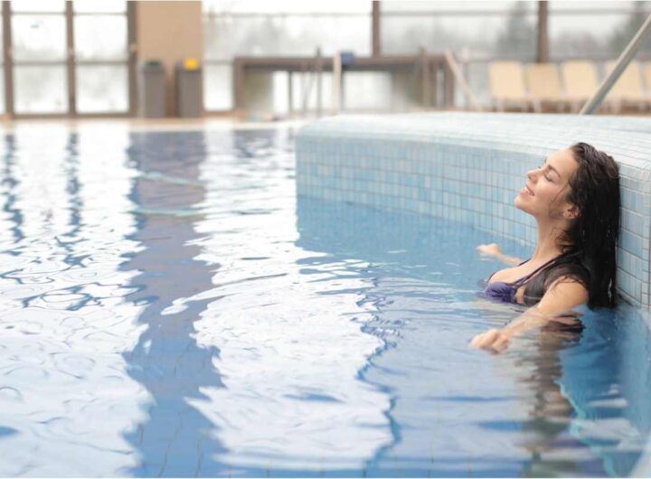 Donna piscina