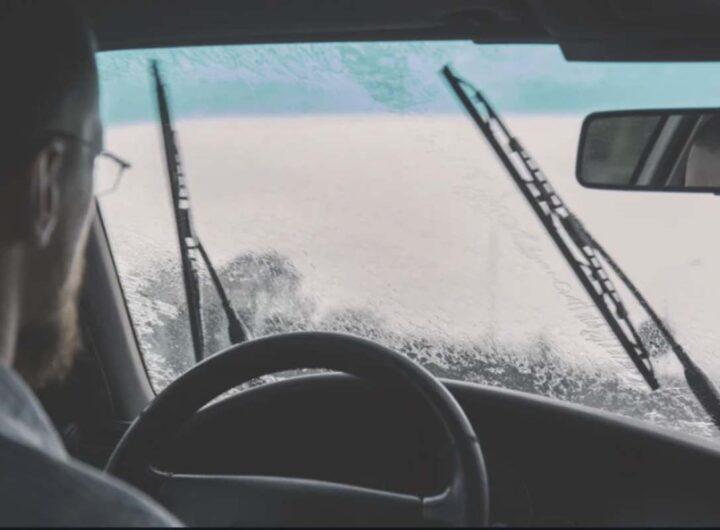 I tergicristalli sono componenti essenziali per la sicurezza stradale, poiché assicurano una visibilità ottimale durante condizioni meteorologiche
