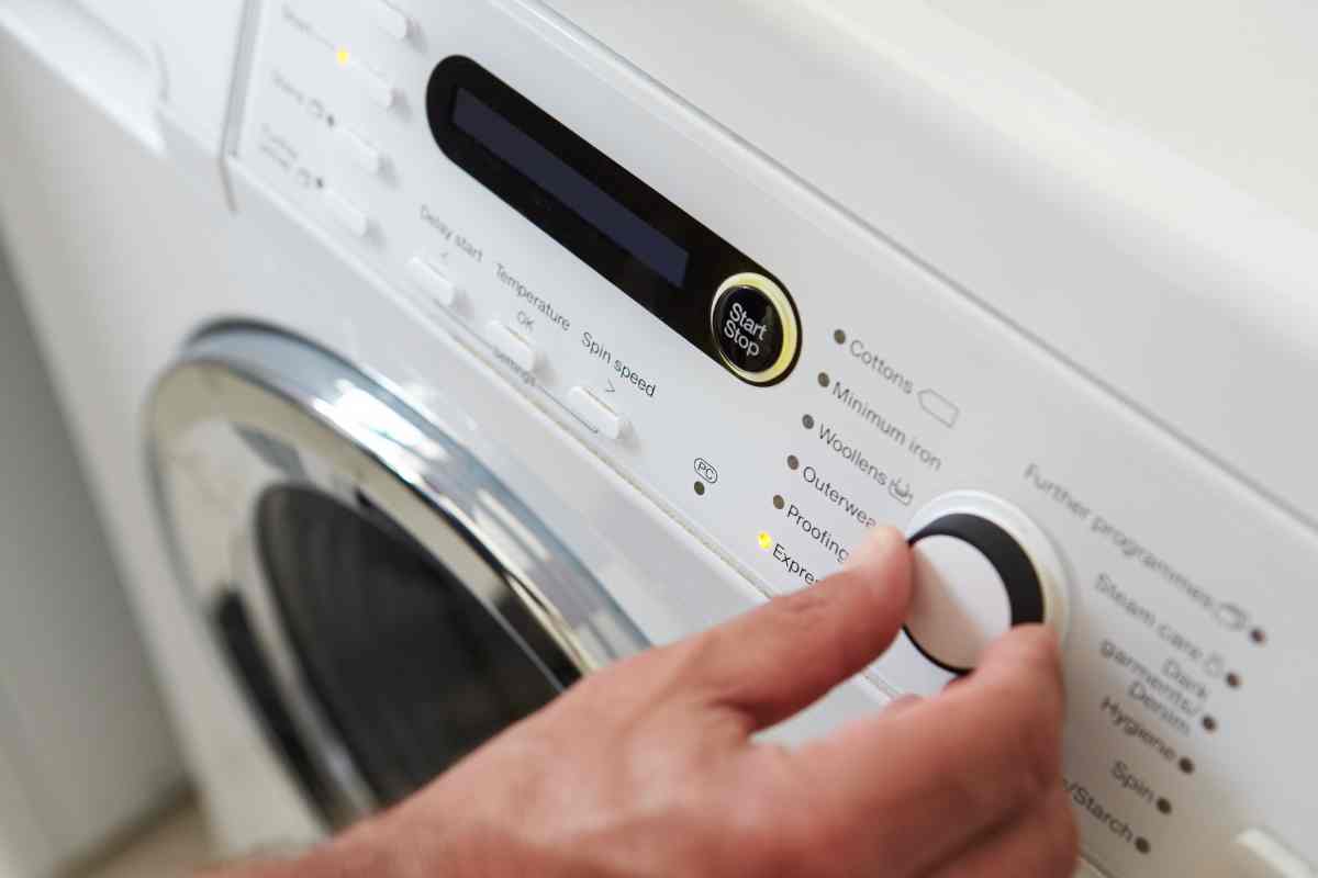 Lavatrice a costo zero, il pulsante magico che ti fa risparmiare il 62% sulla bolletta, i dettagli