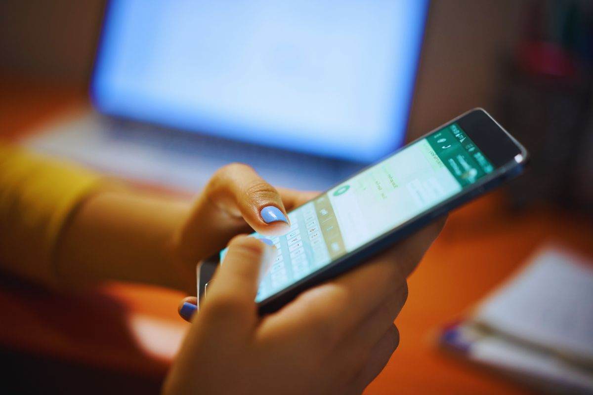 Aggiornamenti di stato whatsapp: come vederli di nascosto
