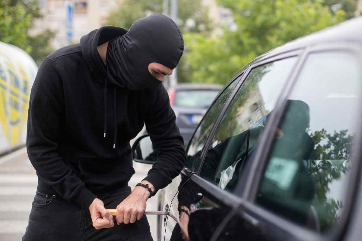 Furti auto, nuova allerta in tutta Italia