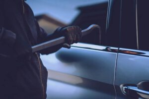 Ladri di auto, le 5 tecniche che usano
