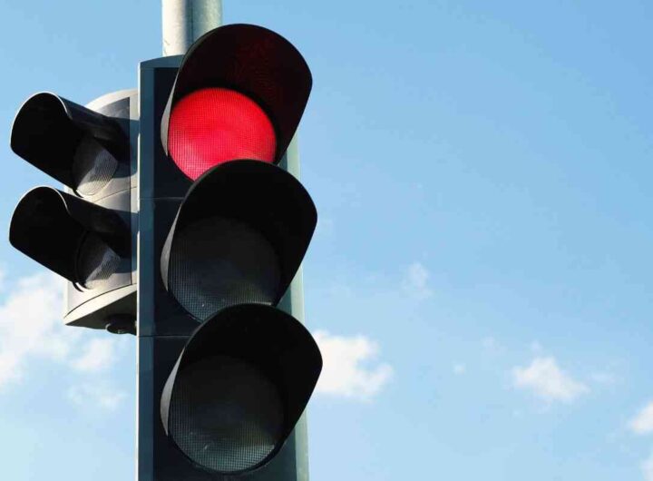 semaforo rosso: ora puoi passare senza avere la multa